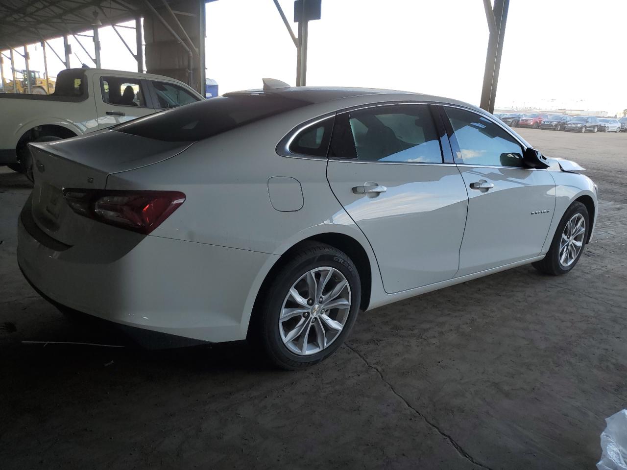 2022 Chevrolet Malibu - Image 3