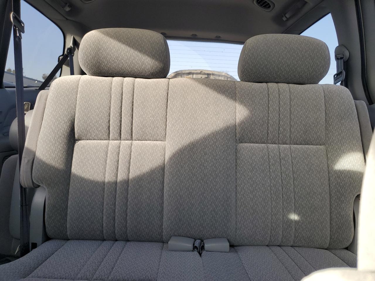 2003 Toyota Sienna - Image 10