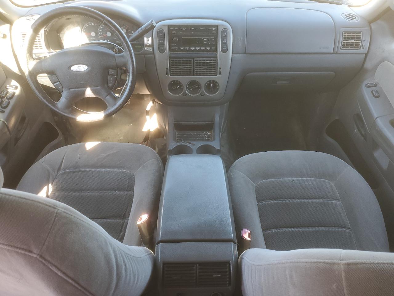 2005 Ford Explorer - Image 8