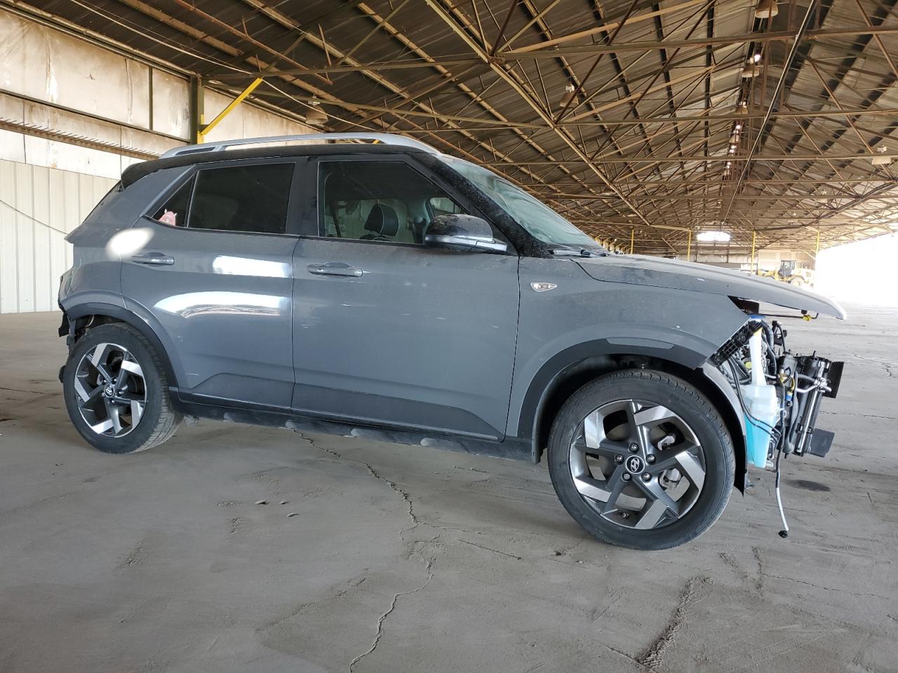 2022 Hyundai Venue - Image 4