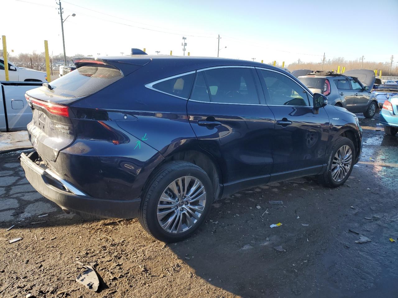 2021 Toyota Venza - Image 3