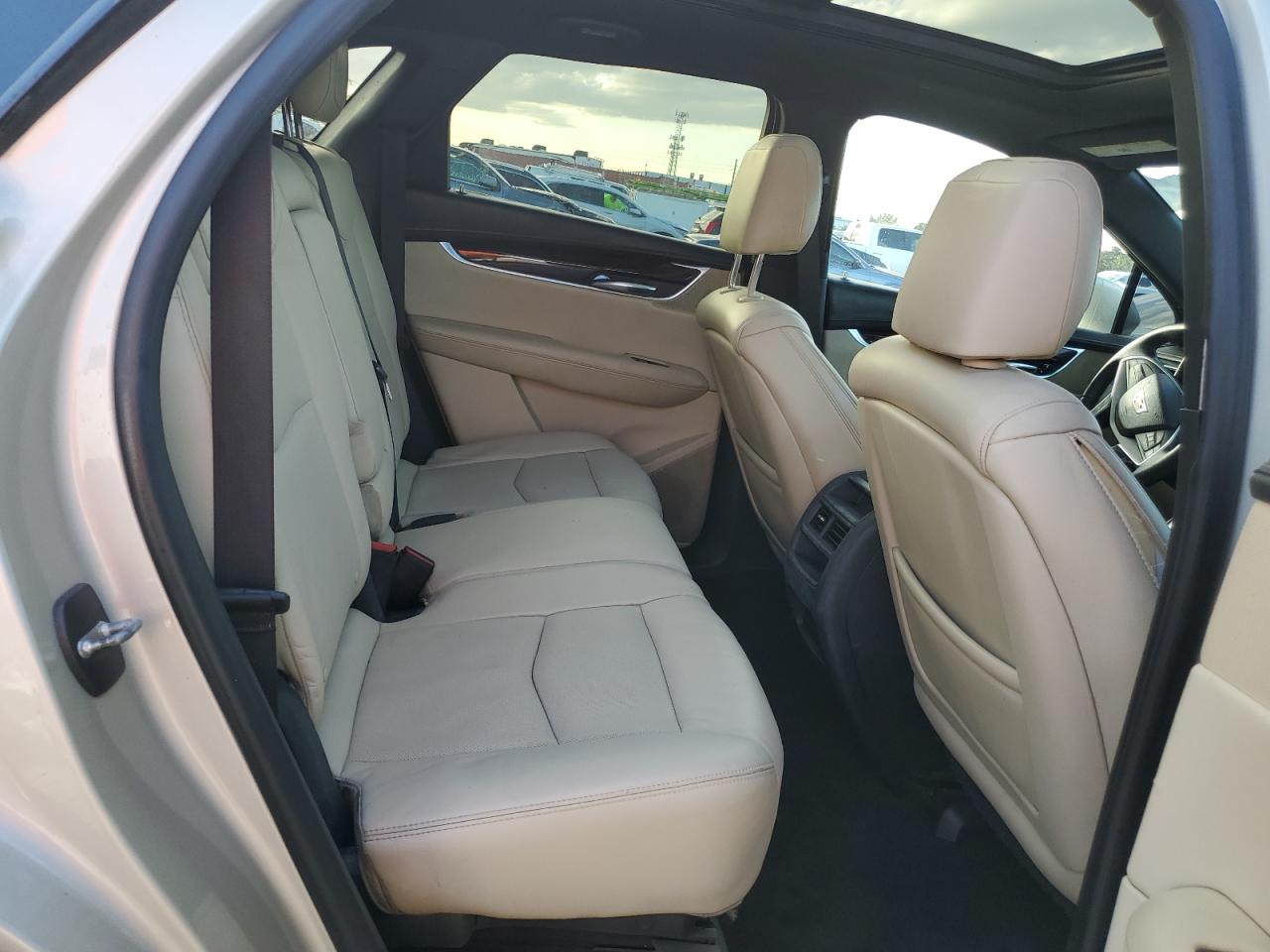 2017 Cadillac XT5 - Image 11