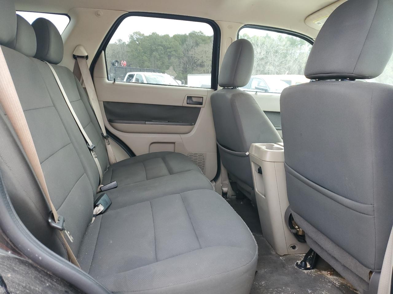 2010 Ford Escape - Image 11