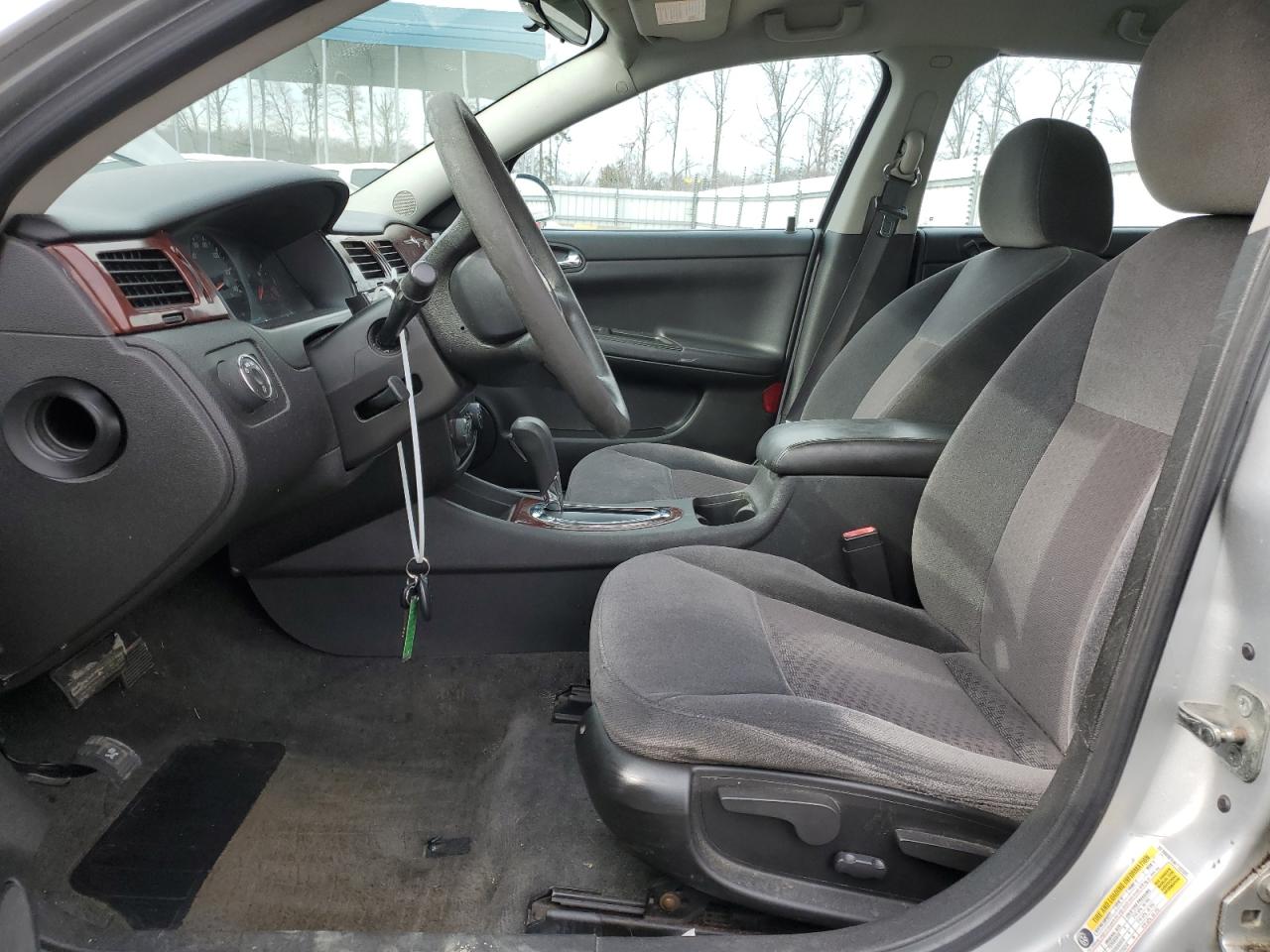 2010 Chevrolet Impala - Image 7