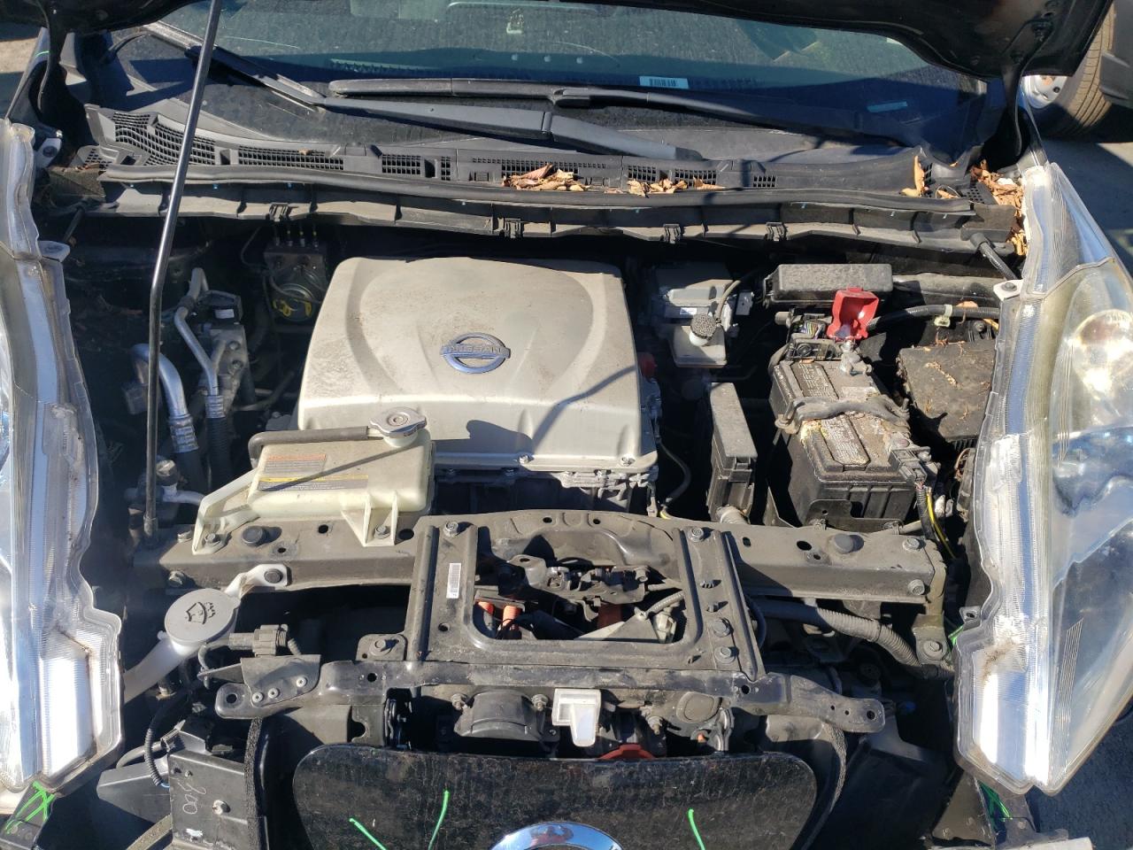 2015 Nissan Leaf - Image 11