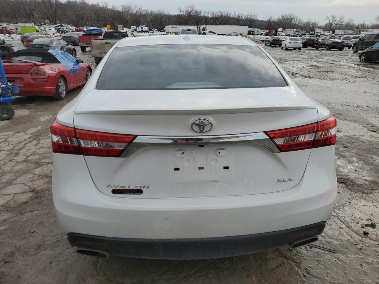 2015 Toyota Avalon - Image 6