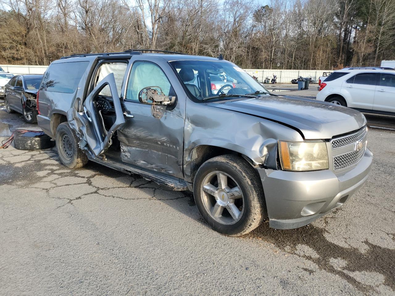 2009 Chevrolet Suburban - Image 4