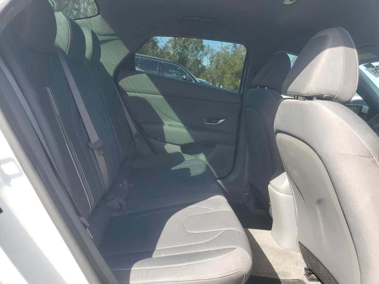 2023 Hyundai Elantra - Image 10
