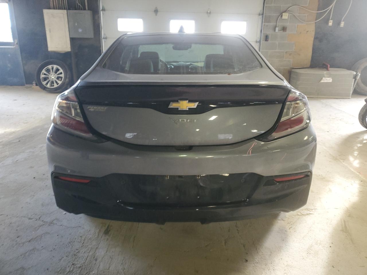2018 Chevrolet Volt - Image 6