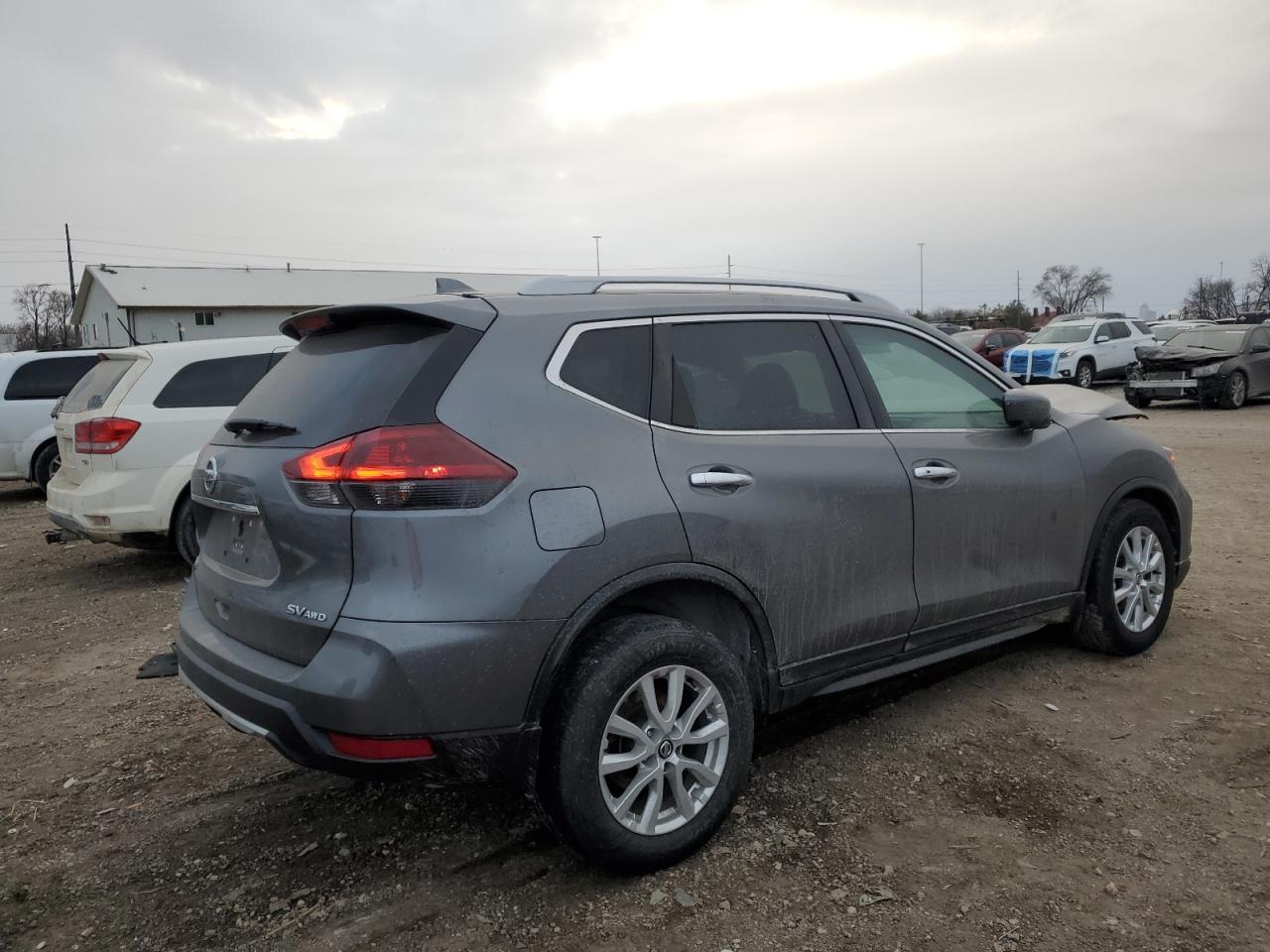 2018 Nissan Rogue - Image 3