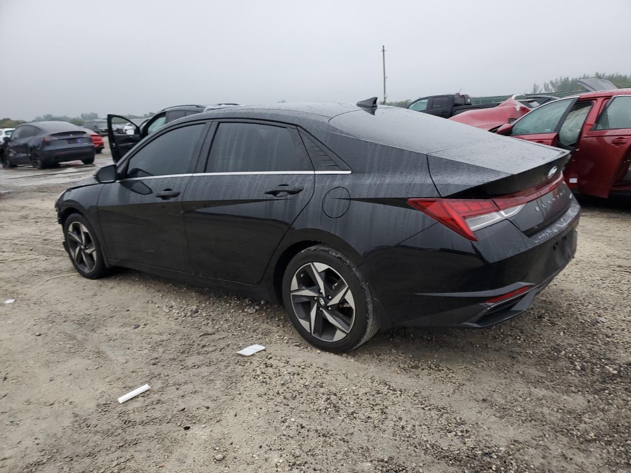 2023 Hyundai Elantra - Image 2