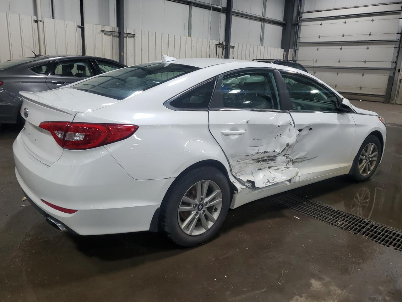 2015 Hyundai Sonata - Image 3