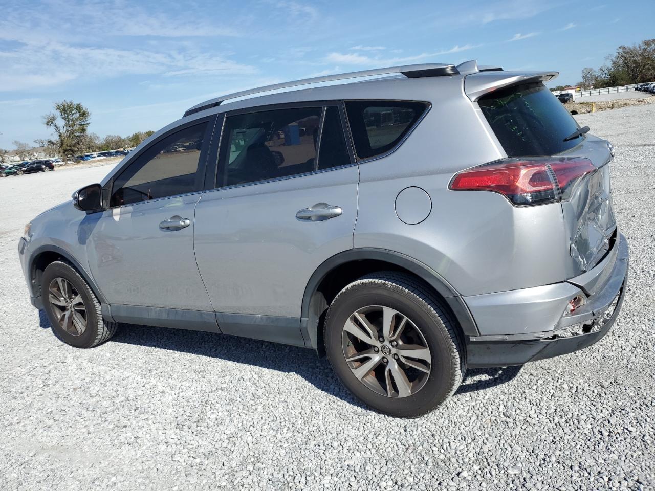 2016 Toyota RAV 4 - Image 2