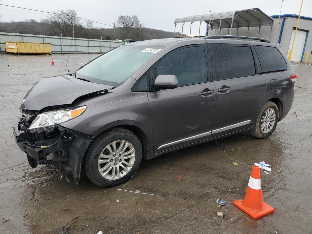 2011 Toyota Sienna - Image 1