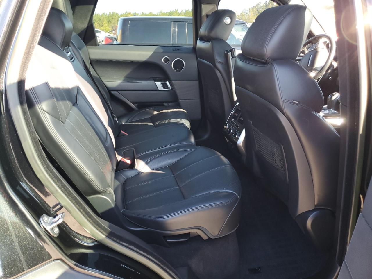2015 Land Rover Range Rover - Image 10