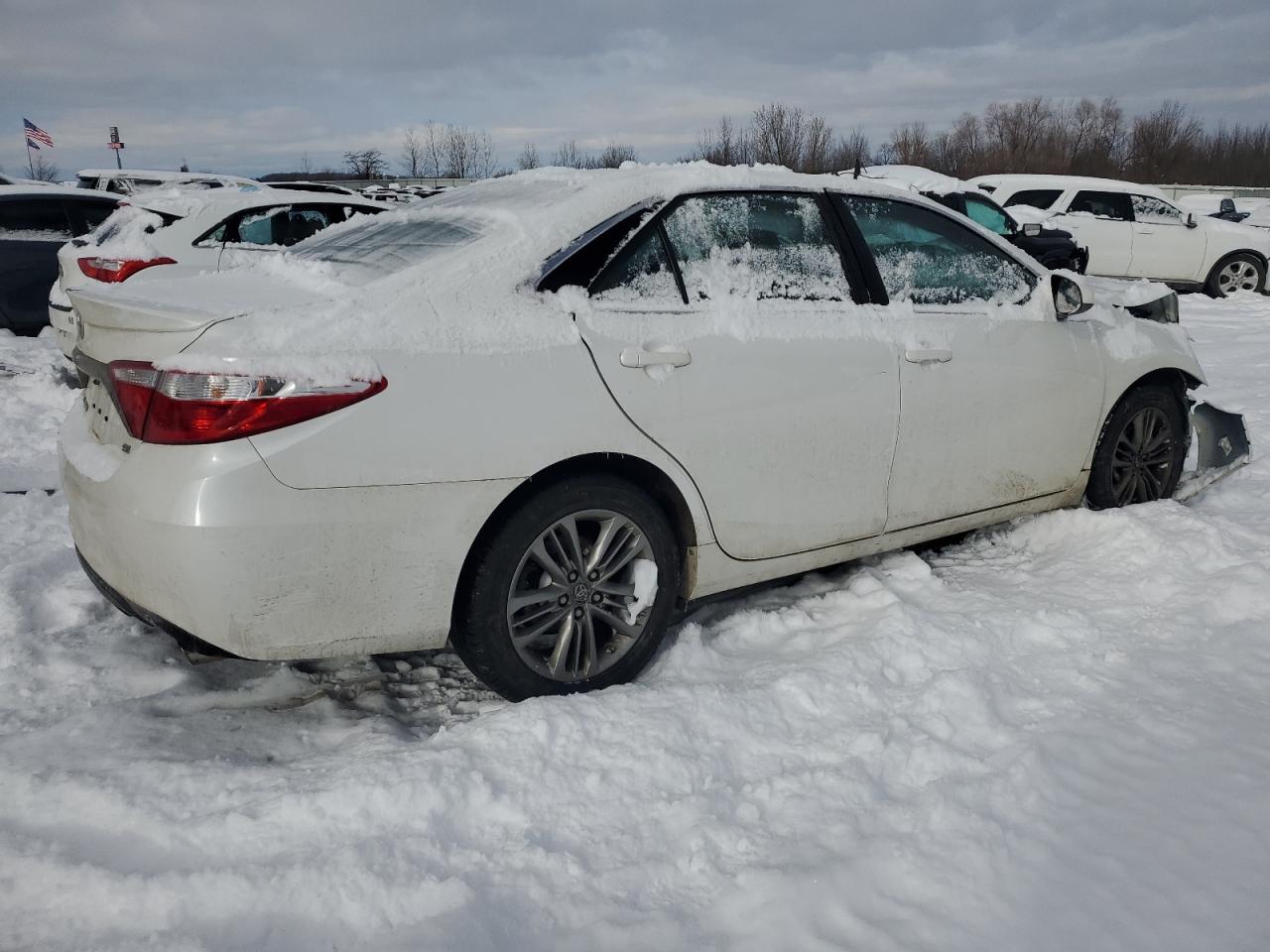 2016 Toyota Camry - Image 3
