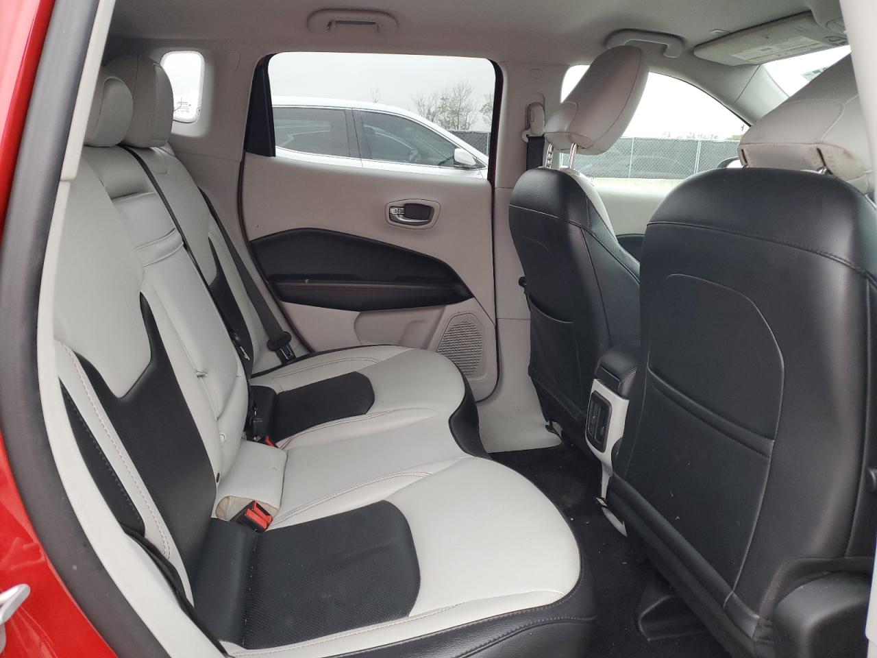 2019 Jeep Compass - Image 11