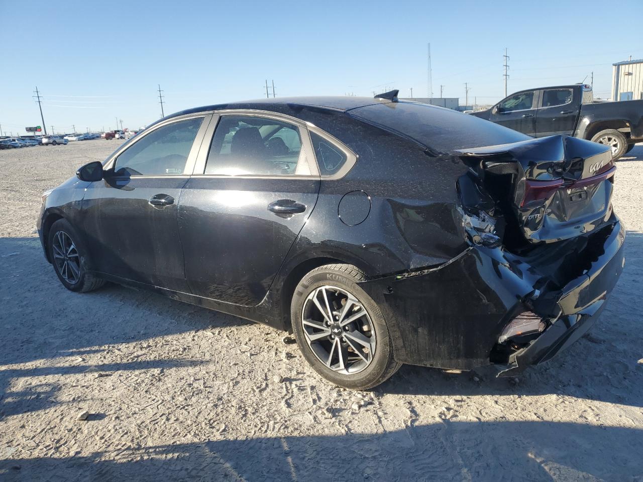 2022 Kia Forte - Image 2