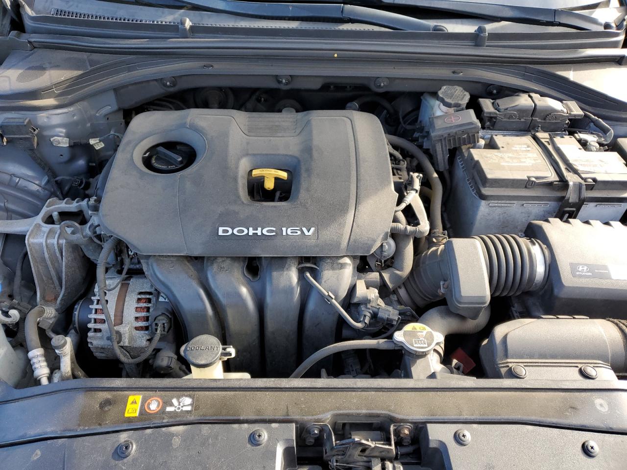 2017 Hyundai Elantra - Image 13
