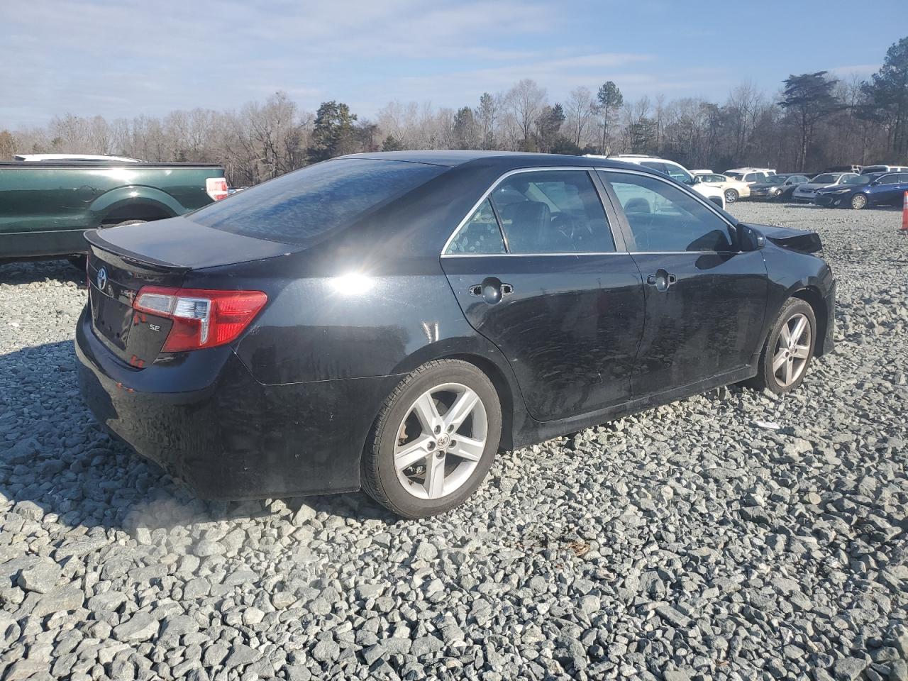 2014 Toyota Camry - Image 3