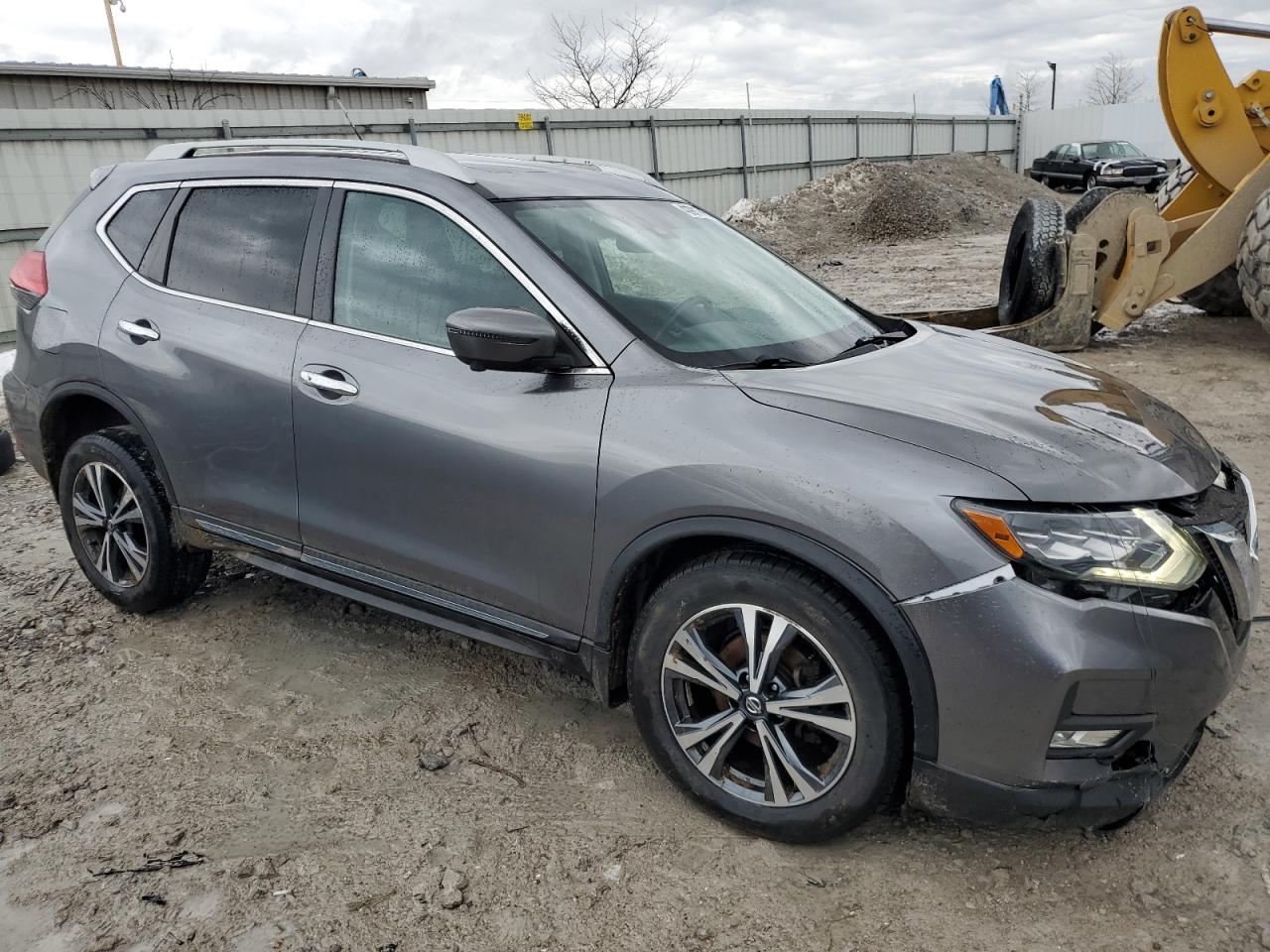 2017 Nissan Rogue - Image 4