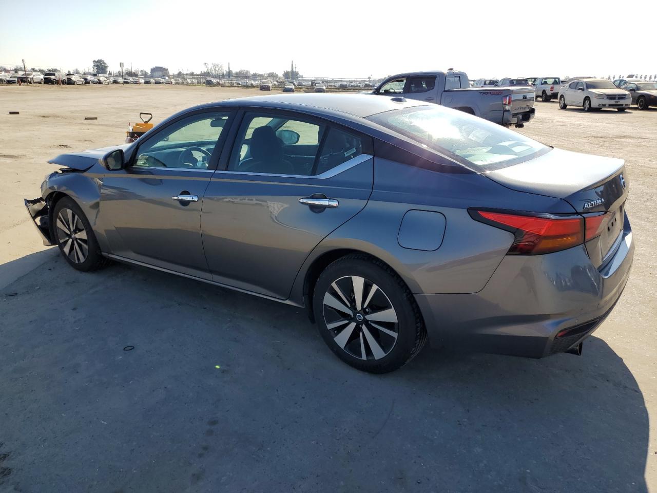 2021 Nissan Altima - Image 2