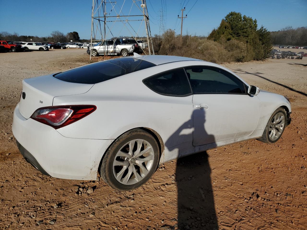 2015 Hyundai Genesis - Image 3