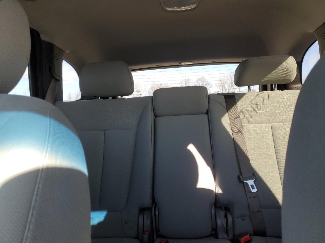 2012 Hyundai Santa Fe - Image 10