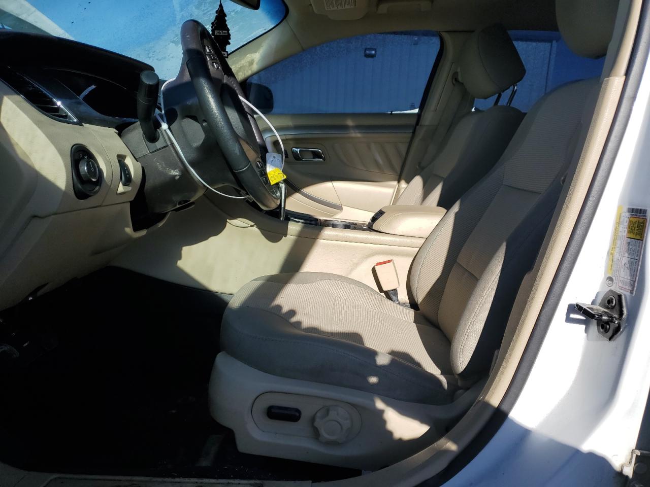 2018 Ford Taurus - Image 7