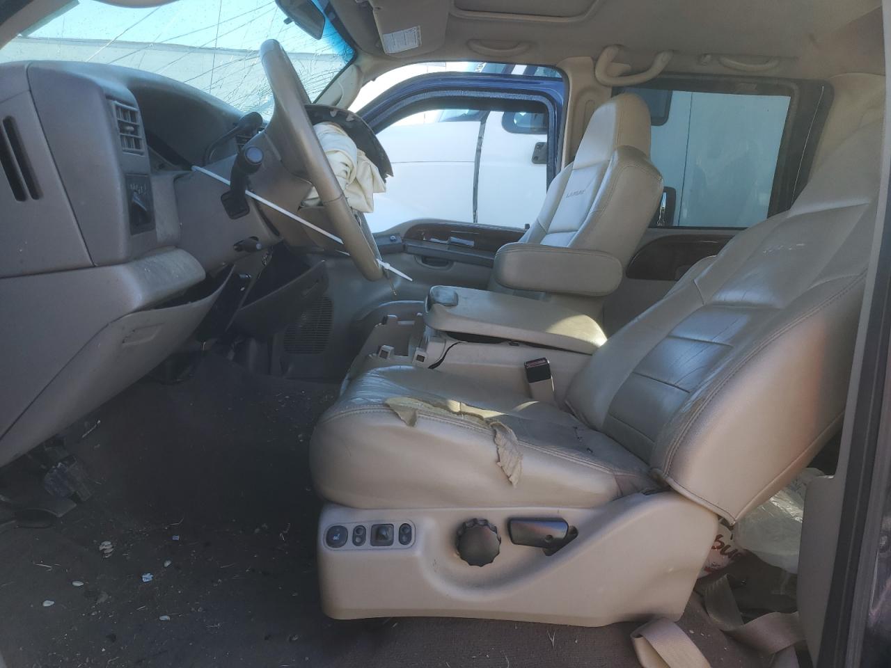 2004 Ford F350 - Image 7