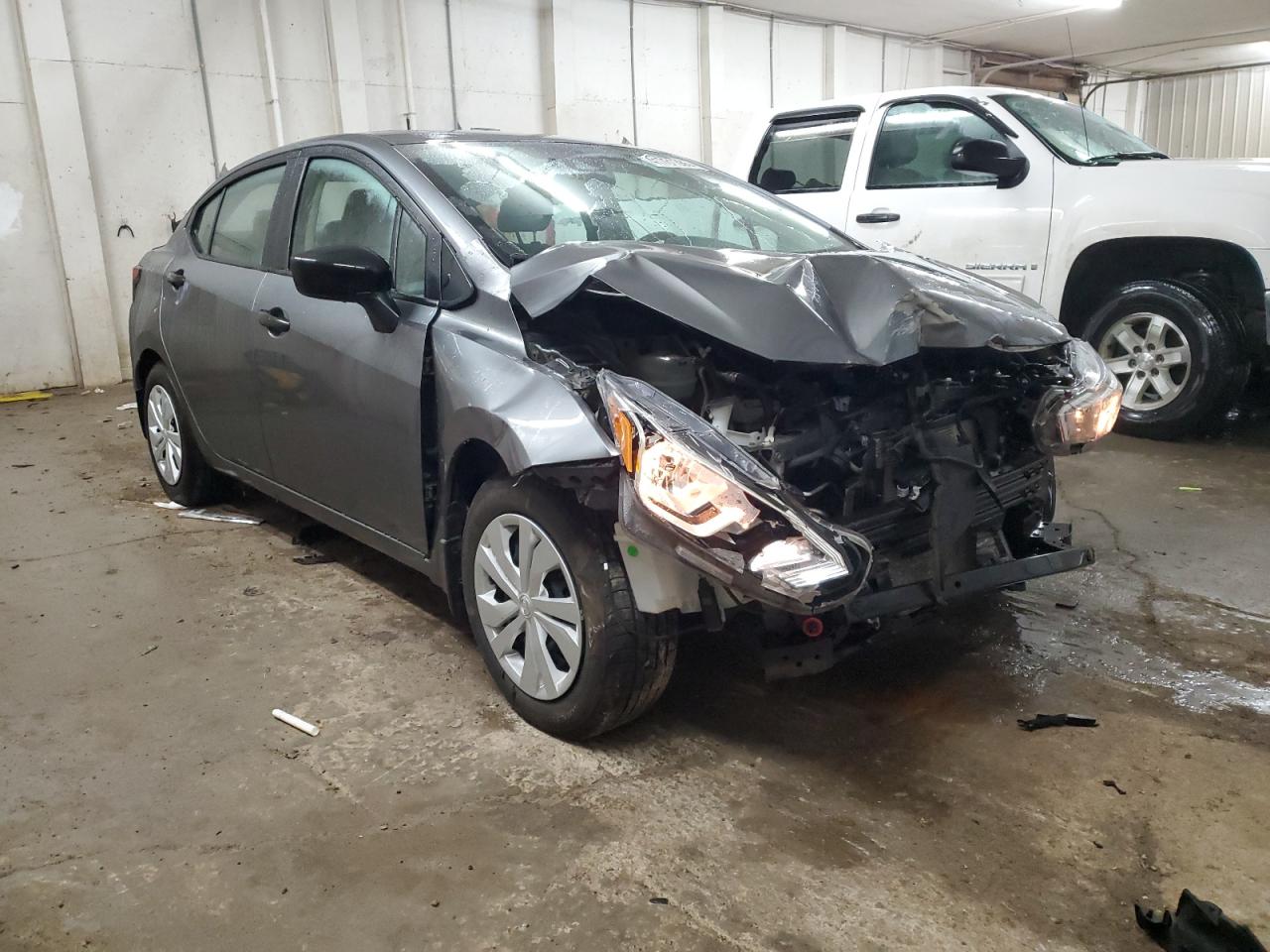 2020 Nissan Versa - Image 4