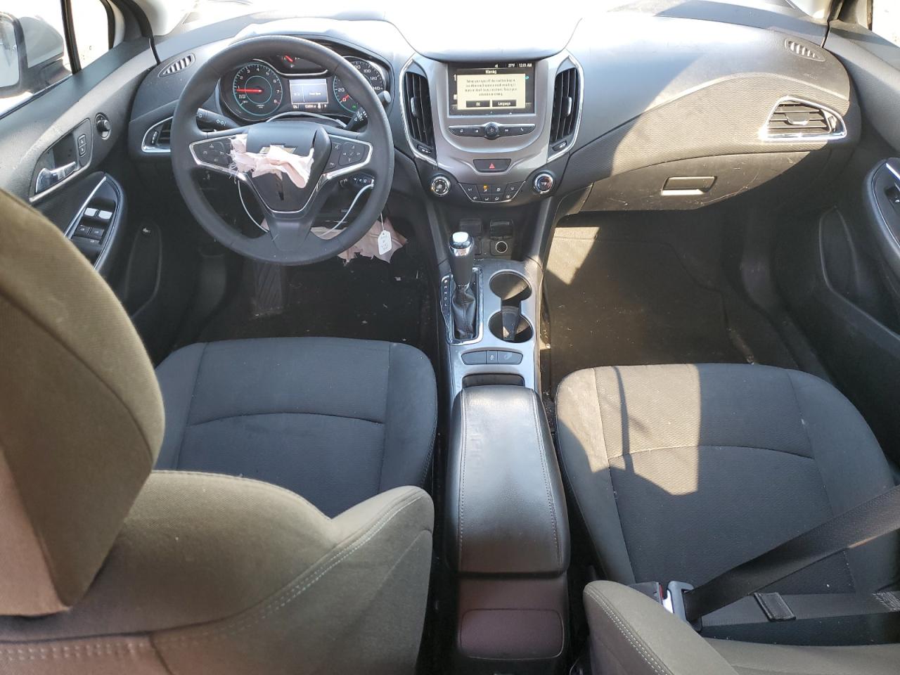 2018 Chevrolet Cruze - Image 8