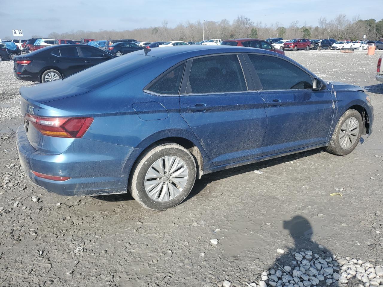 2019 Volkswagen Jetta - Image 3