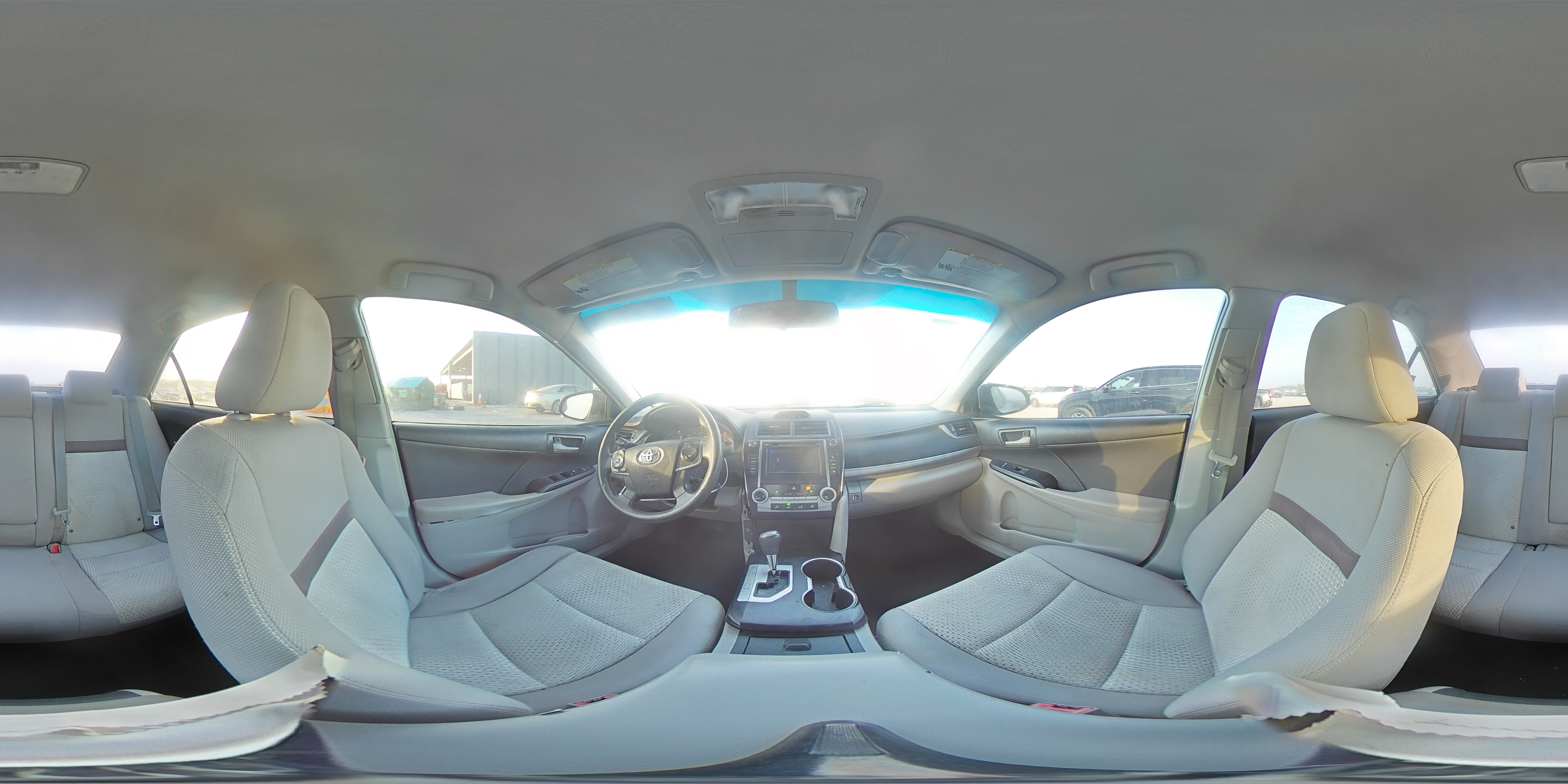 2014 Toyota Camry - Image 12