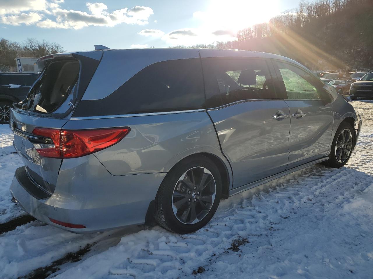 2024 Honda Odyssey - Image 3