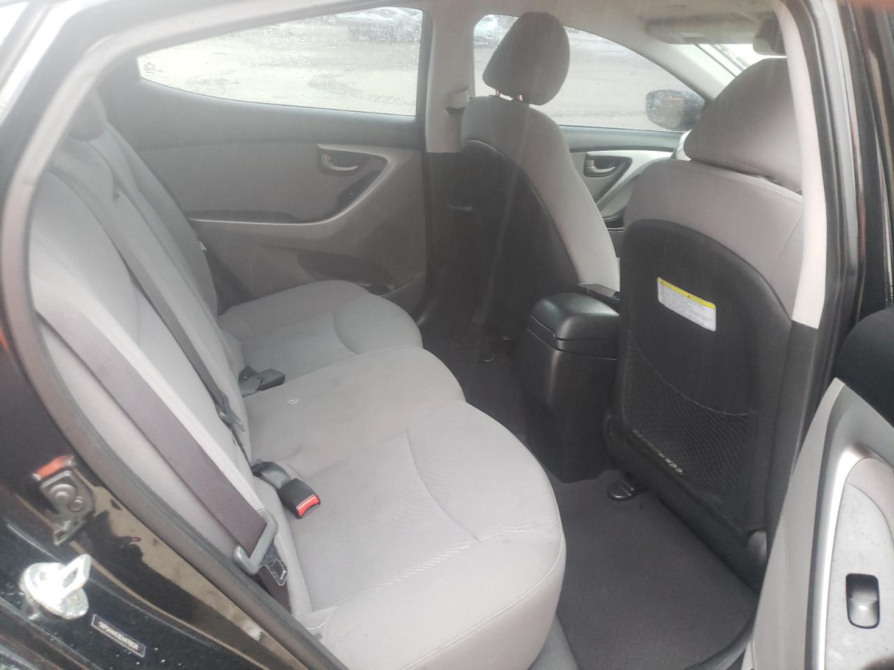 2014 Hyundai Elantra - Image 10