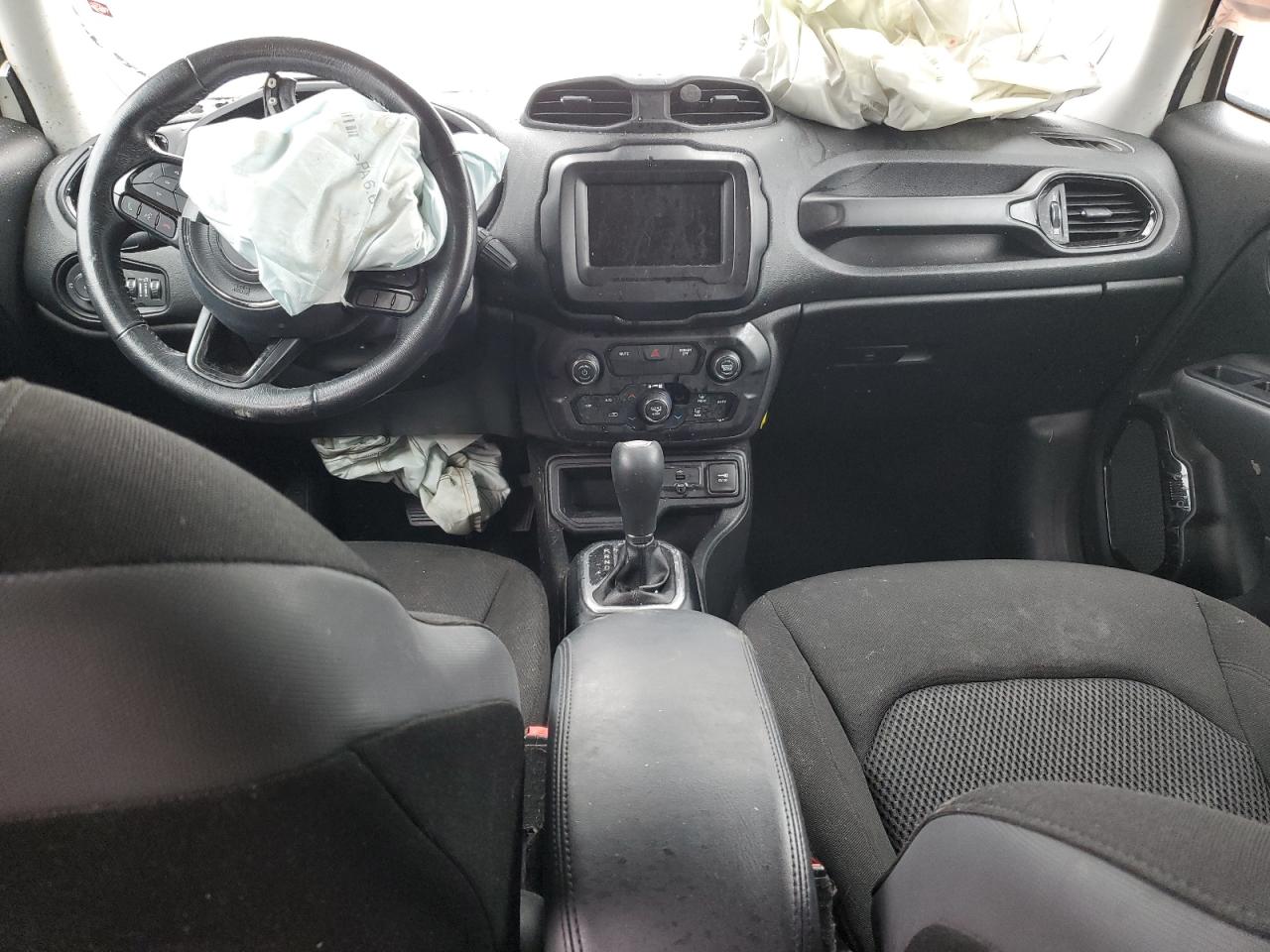 2018 Jeep Renegade - Image 8