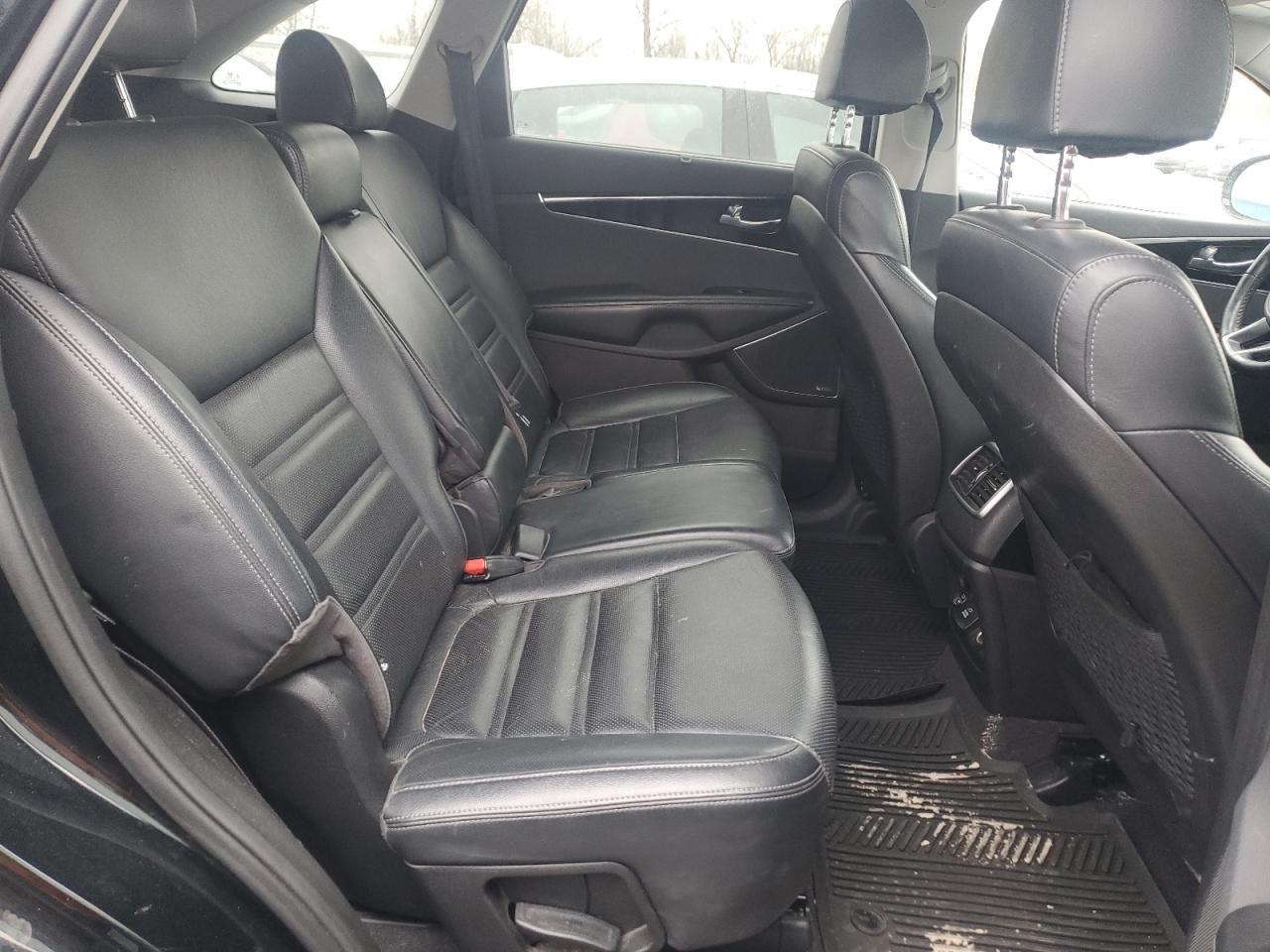 2018 Kia Sorento - Image 10
