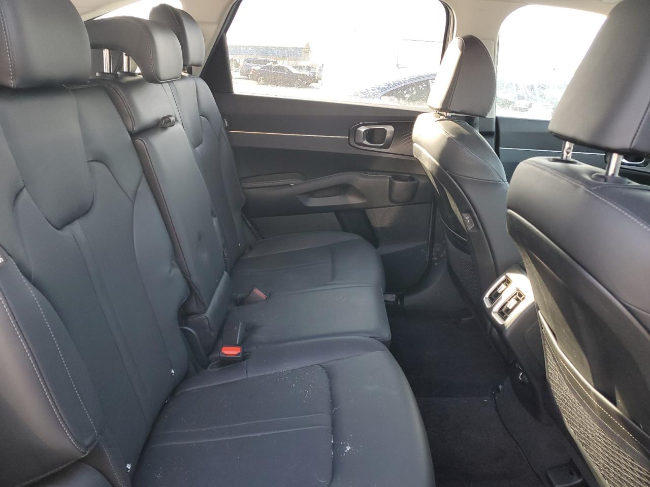 2024 Kia Sorento - Image 11