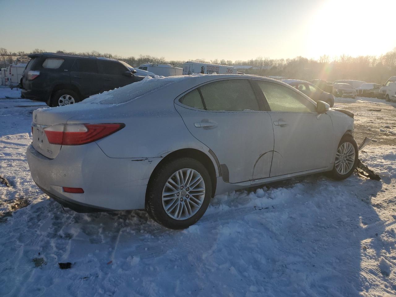 2015 Lexus ES - Image 3