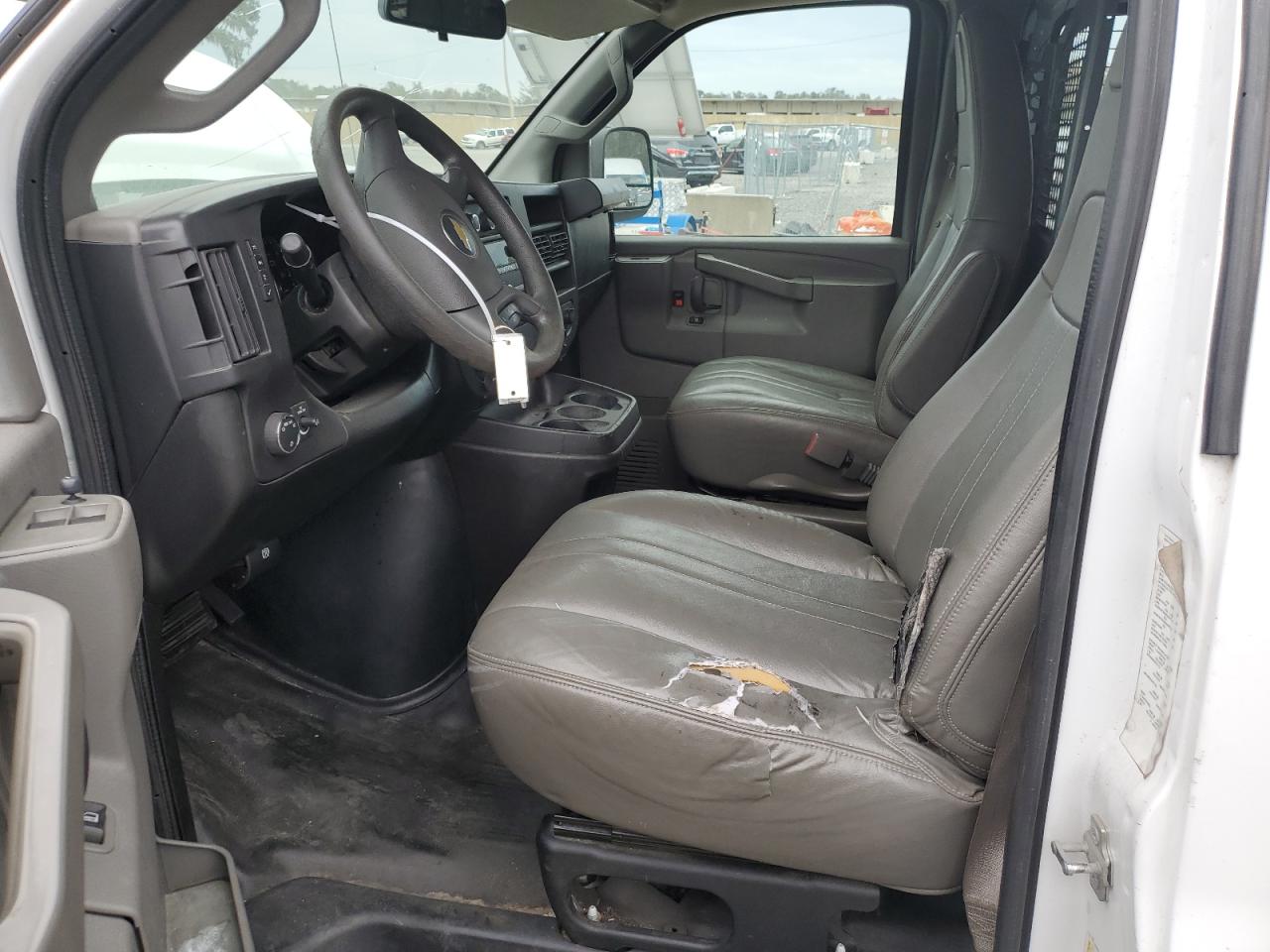 2017 Chevrolet Express VIN: 1GCWGASS4H1118453 Lot: 87353984