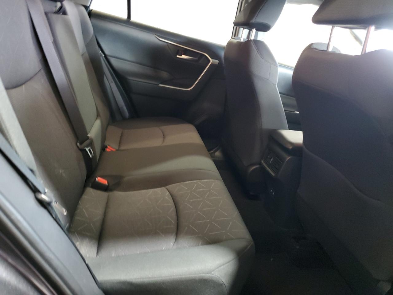 2019 Toyota RAV 4 - Image 11