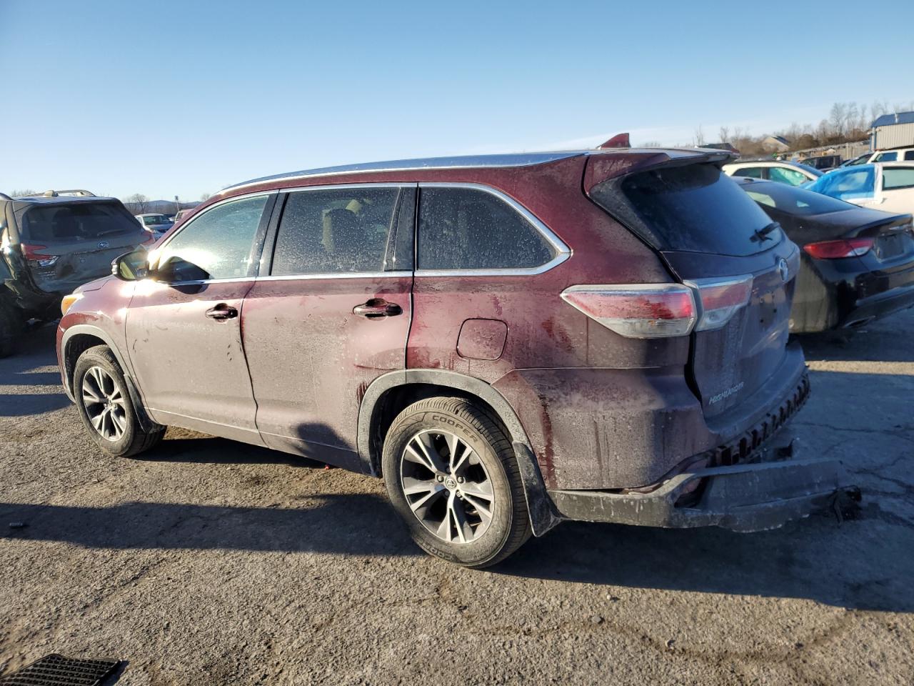 2016 Toyota Highlander - Image 2
