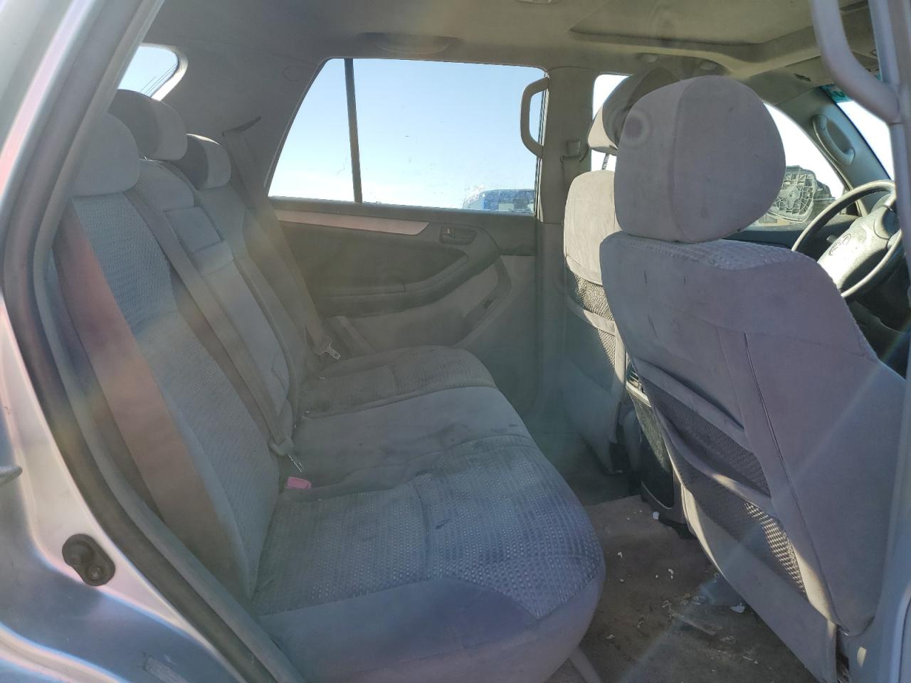 2005 Toyota 4Runner - Image 11