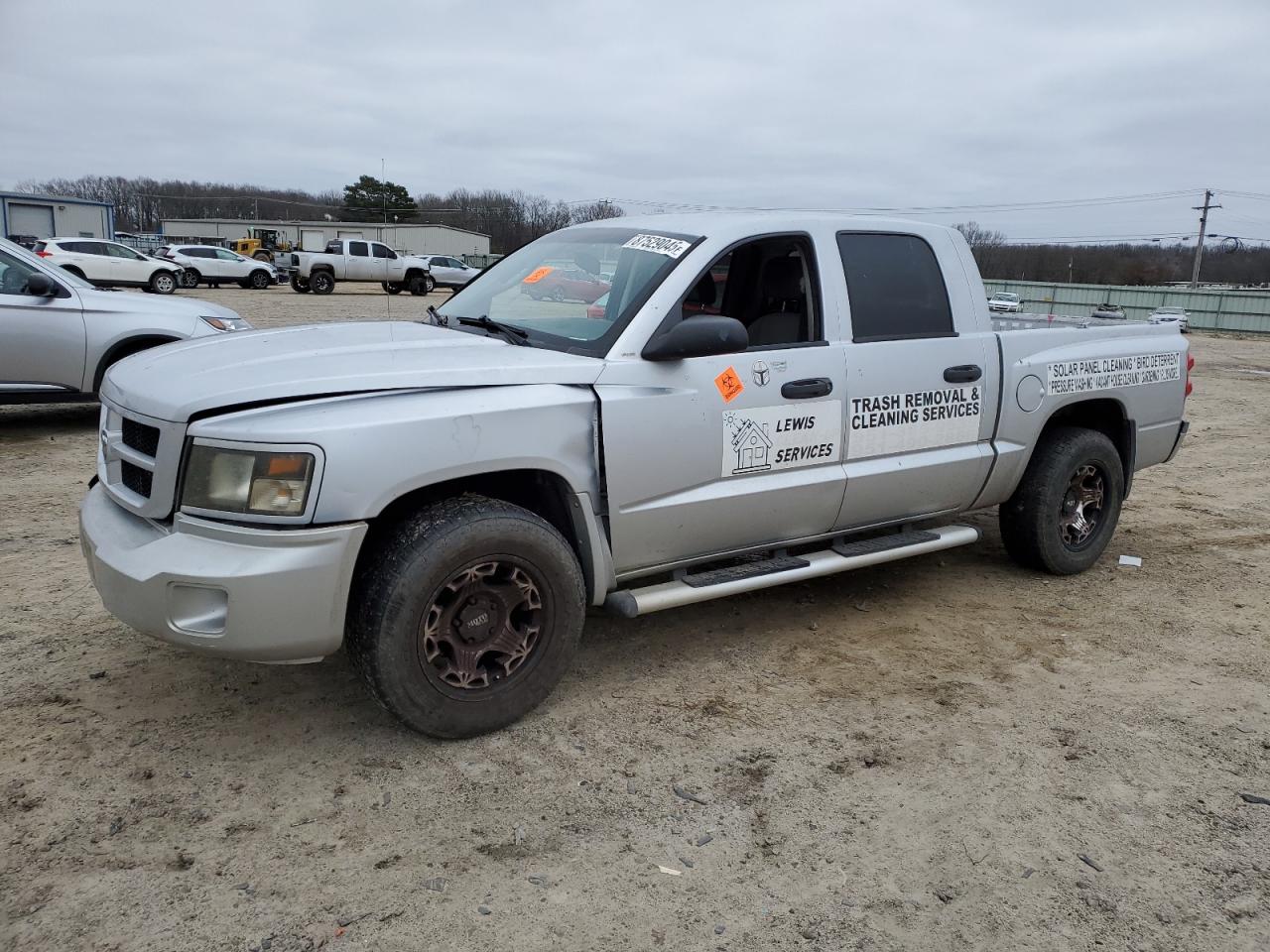 2010 Dodge Dakota - Image 1