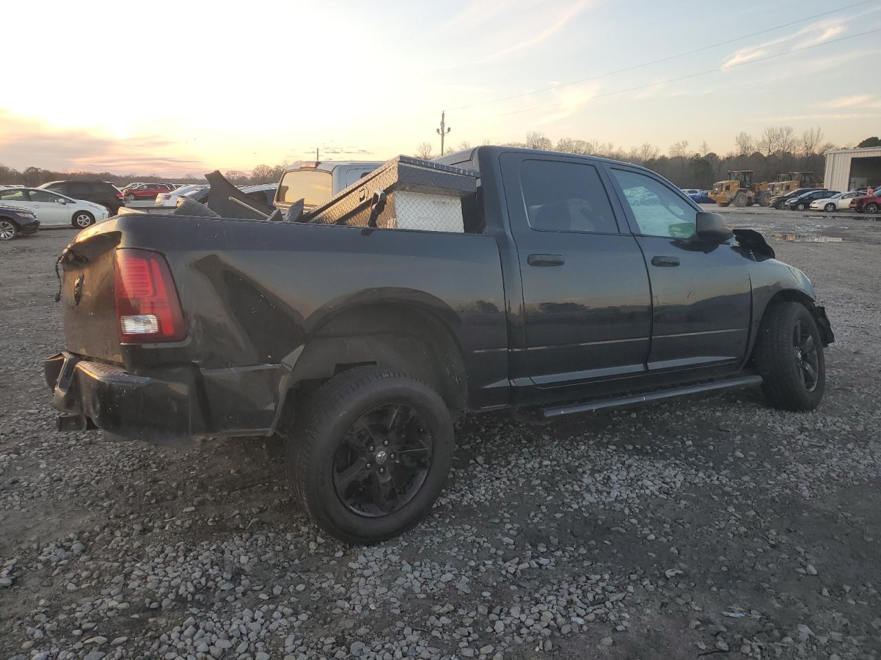 2014 RAM 1500 - Image 3