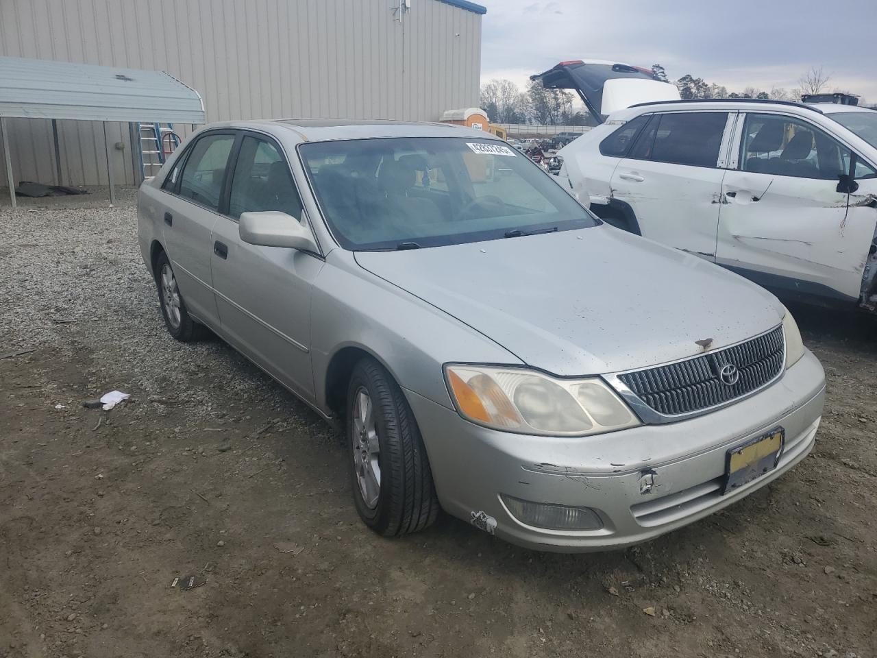 2001 Toyota Avalon - Image 4