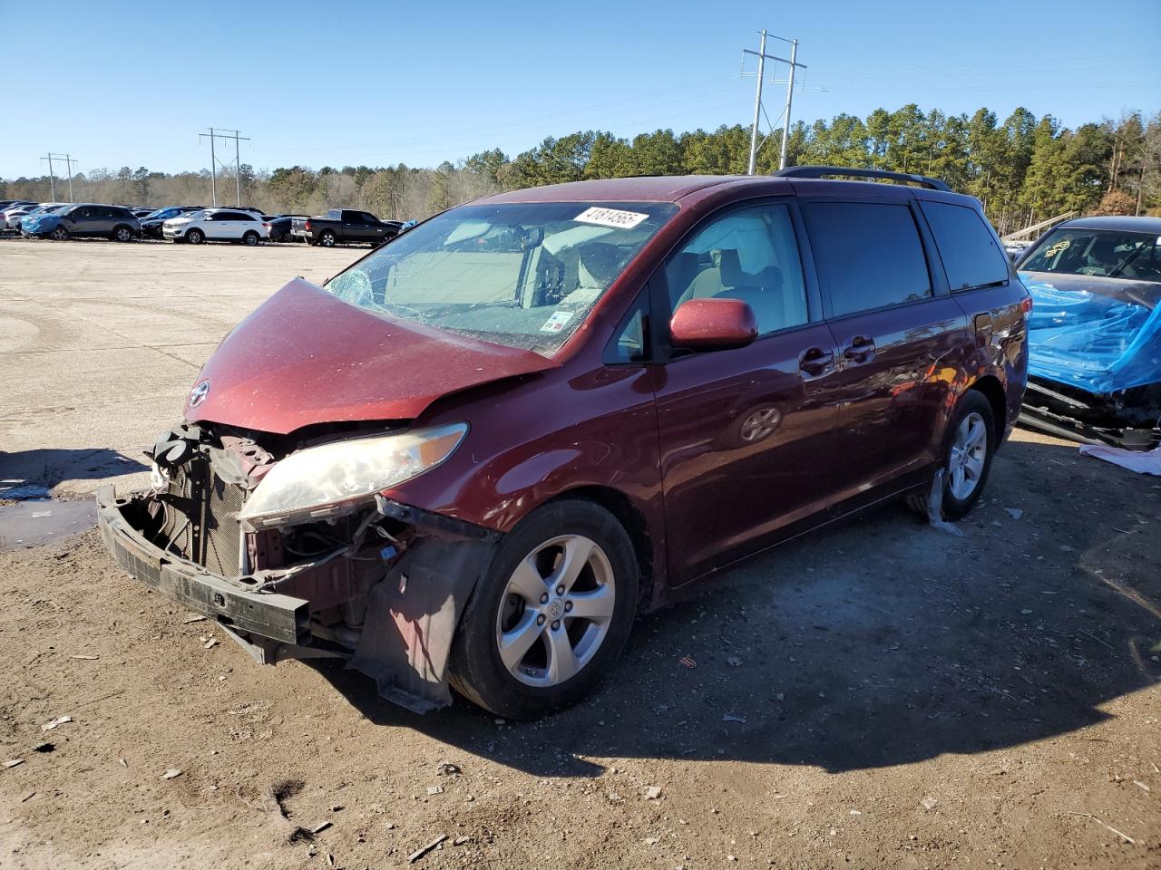 2013 Toyota Sienna - Image 1