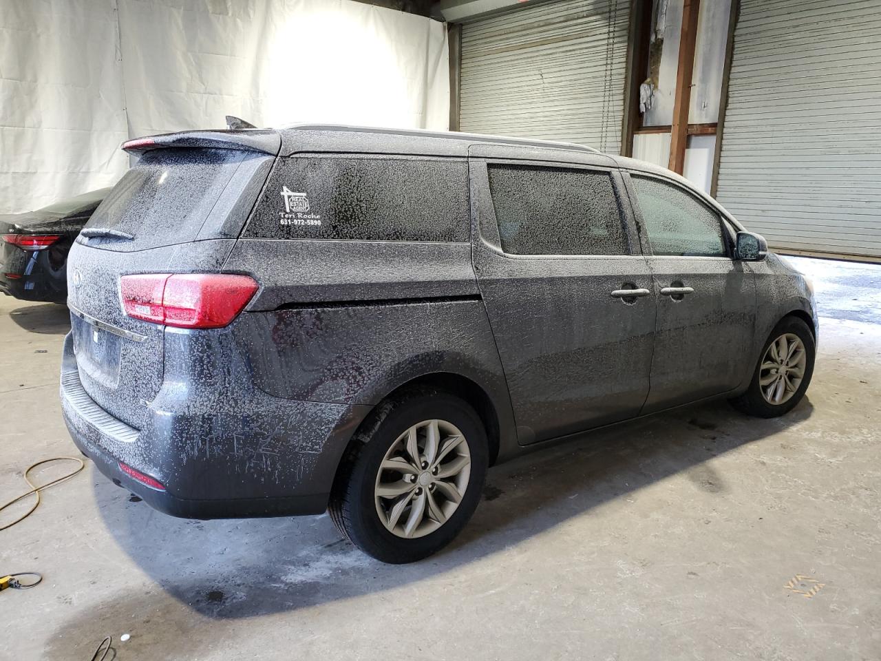 2021 Kia Sedona - Image 3