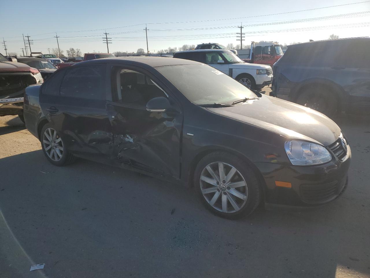 2010 Volkswagen Jetta - Image 4